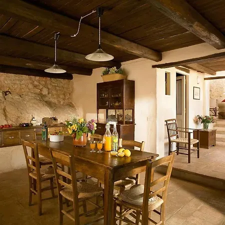 Borgo Di Pianciano Di Francesco Acera